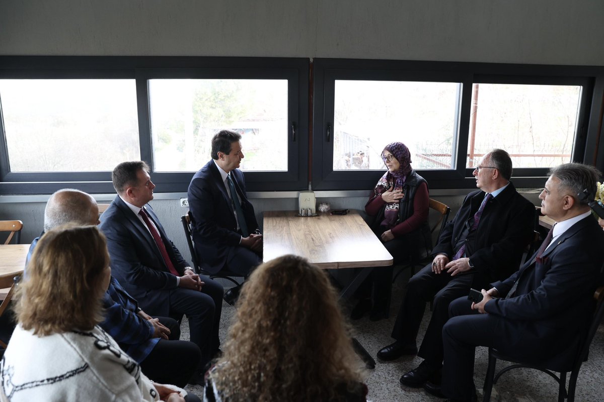 İzmir 2 Numaralı F Tipi Cezaevinde tutuklu bulunan Beylikdüzü Belediye Başkanı Sayın Murat Çalık'ı ve ardından ailesini ziyaret ederek geçmiş olsun dileklerimizi ilettik. 

Ülkemizde yaşanan adalet krizinin sebep olduğu mağduriyetler ne yazık ki her gün artmaktadır. 

Sağlık