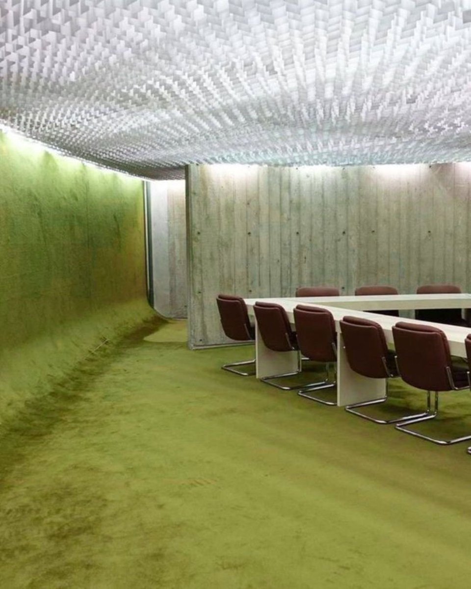 FedeItaliano76's tweet image. French Communist Party Headquarters designed by Oscar Niemeyer (1980)