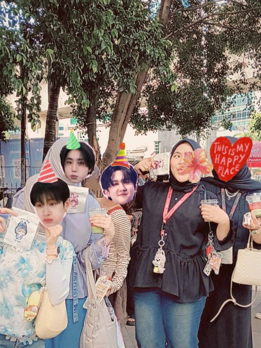 chanjinyx's tweet photo. yay thank you kakk untuk traktiran 3 jagoan iniiy so happyyyy!!! 🥰❤️‍🔥 @skz8_staytion ^^

bonus pap akhirnya makan nasi kokoh :D https://t.co/IlP2A0iK2n
