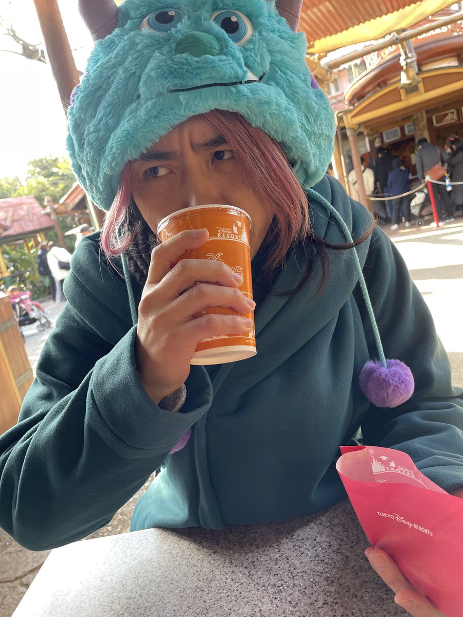 Nanavi7's tweet photo. いやでも、何も生み出してない人間が、生み出してる、またはその生み出しの表現に関わってる事柄よりも、裕福で余裕があるという現実に、私たちは本気でメスを入れていかなければいけないのではないか。

原作者>アニメータ>コスプレイヤー

コンテンツメイカー>マーケター

クルマ作る人>クルマ売る人 https://t.co/RmCr5WAnTY