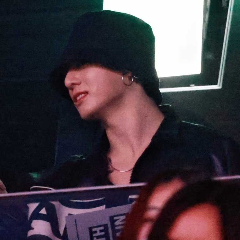 Arinaeuy's tweet image. มึง น้ำประปาที่ปูซานต้องใส่อะไรแน่เลยอะ มันถึงหล่อขนาดนี้