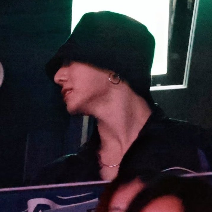 Arinaeuy's tweet image. มึง น้ำประปาที่ปูซานต้องใส่อะไรแน่เลยอะ มันถึงหล่อขนาดนี้