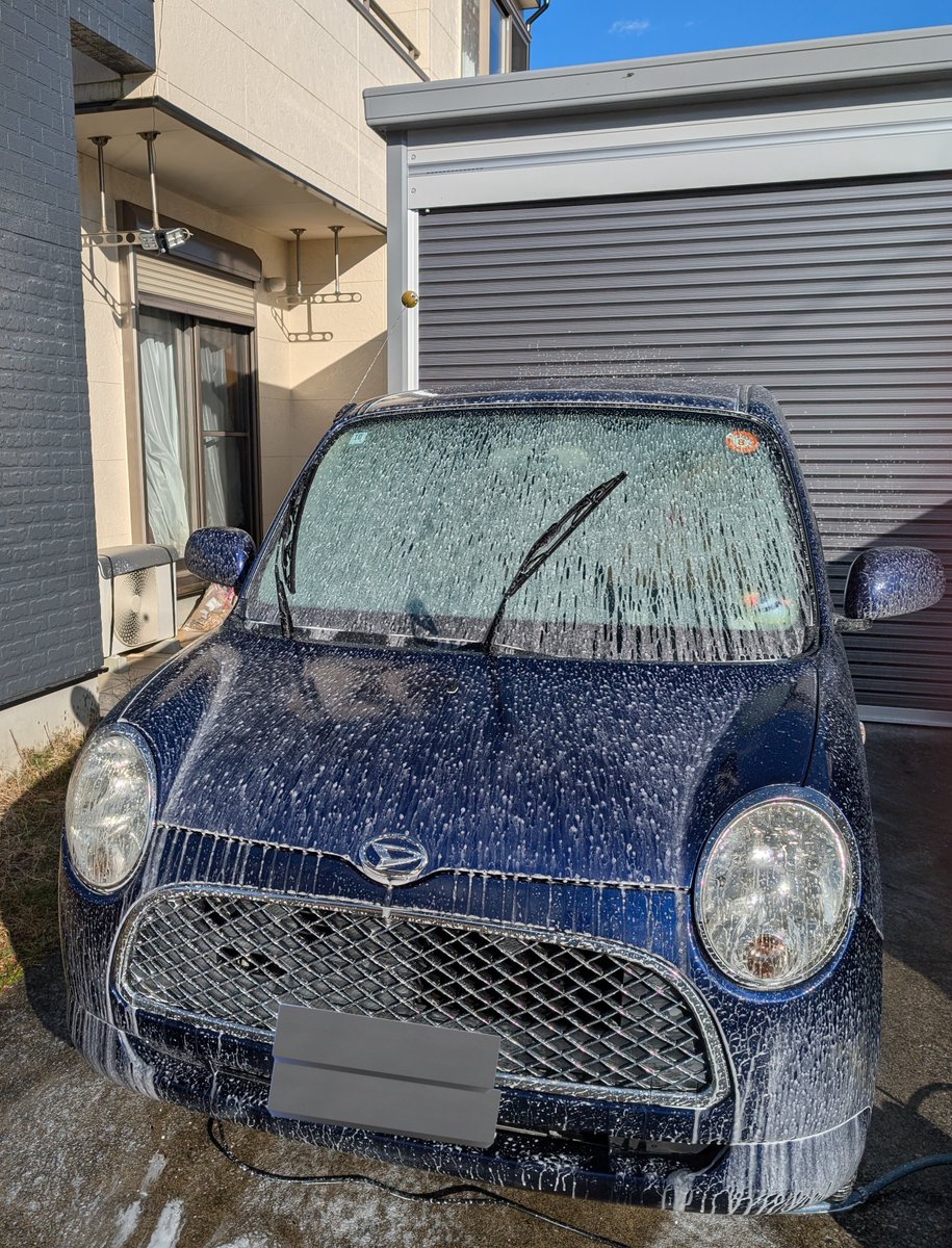 色々揃ったので3ph洗車始めました🧼
ステップワゴン割と綺麗だから効果があまり感じられない😂
ジーノを実験台に🧐
綺麗になったから傷が目立つように🤣