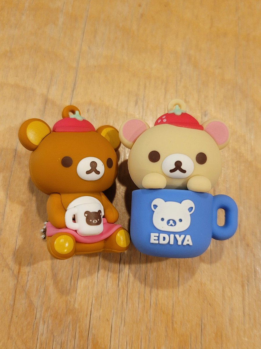 이디야 리락쿠마 뽑기하구 왔음... 넘 ㄱ귀여워....😭🤎🤍