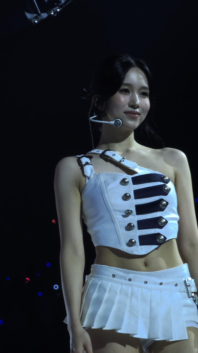 ___mioi's tweet image. she looks even more elegant in this hairstyle!!! 😭😭 so pretty

#mina #ミナ #미나