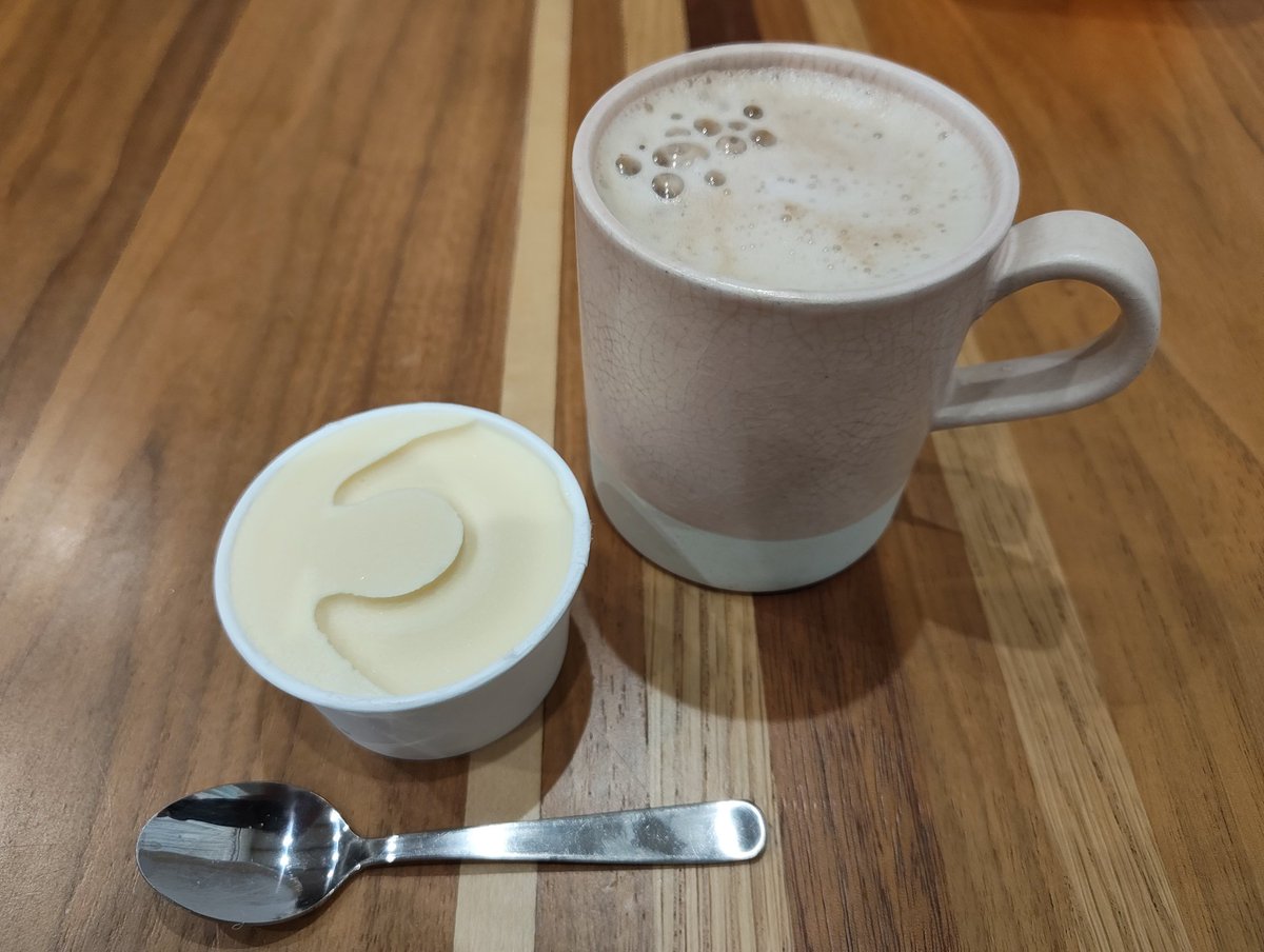 鍋の後のスーパーカップバニラタイム最高。