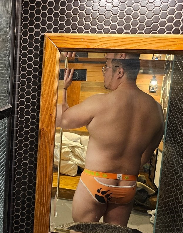 사실 어제 종로에 엉덩이뚫린팬티입고갔었음👿