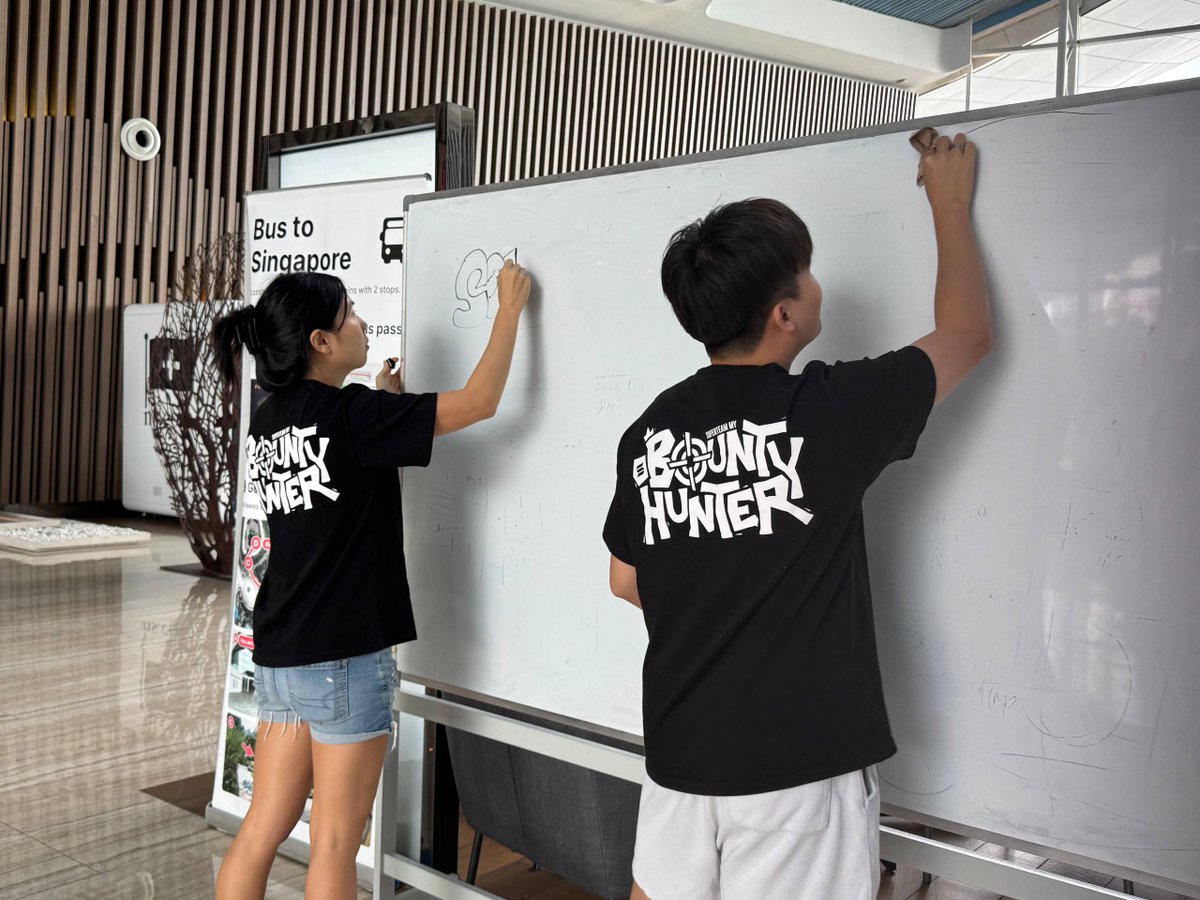 marianne tweet media