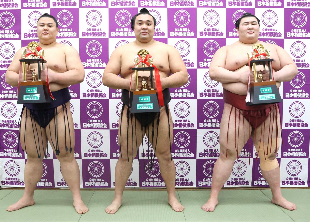 千秋楽の様子＞ 三賞受賞 ・殊勲賞 義ノ富士（初） ・敢闘賞 熱海富士