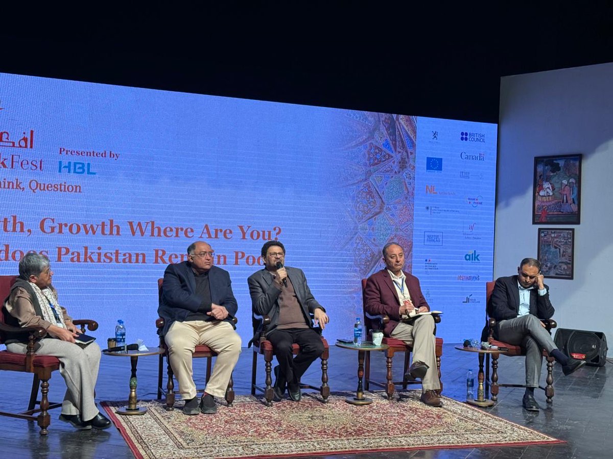 ThinkFestPK's tweet image. A pertinent discussion with hall 2, filled! #ThinkFest26 @BangashYK @MiftahIsmail @DrMusadikMalik