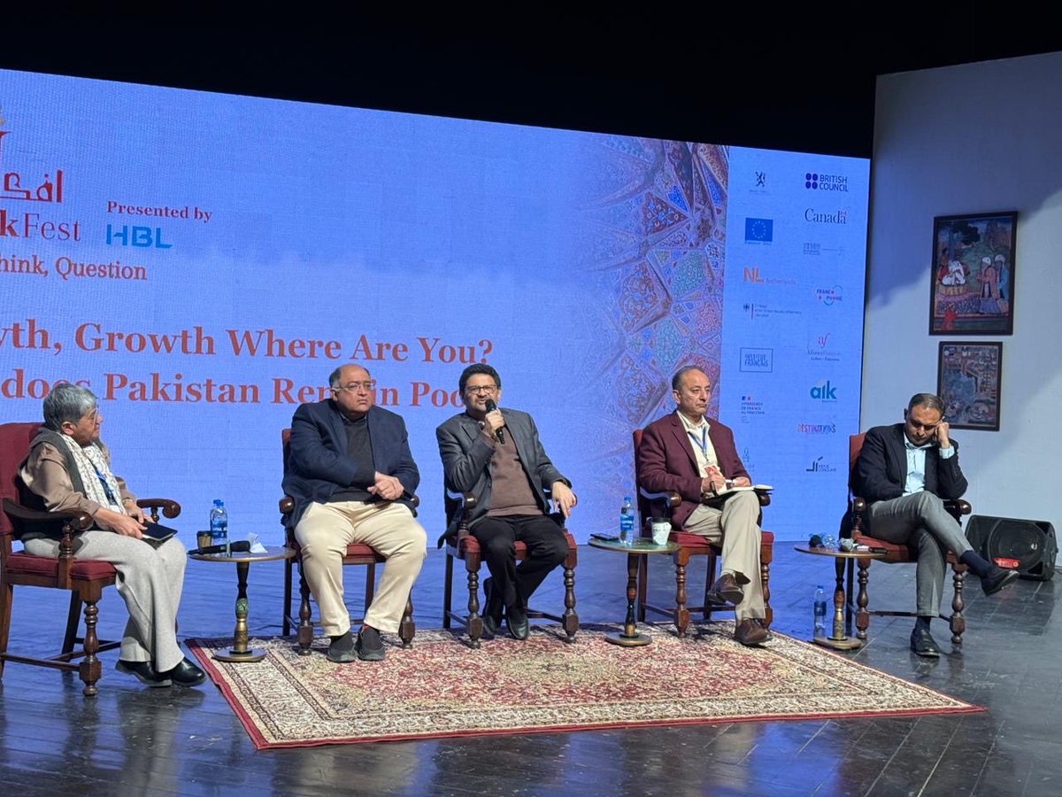 ThinkFestPK's tweet image. A pertinent discussion with hall 2, filled! #ThinkFest26 @BangashYK @MiftahIsmail @DrMusadikMalik