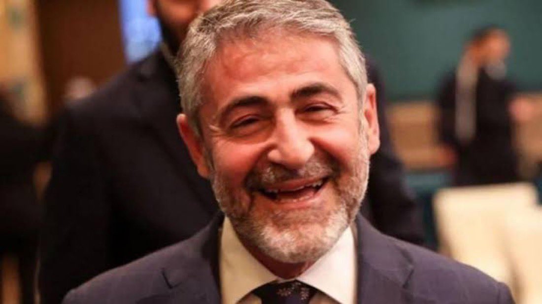 Kur Korumalı Mevduat (KKM) uygulamasını sona erdi.

Nureddin Nebati döneminde uygulamaya sokulan KKM nedeniyle Türkiye’nin 60 milyar dolarlık zarara uğradığı belirtiliyor.