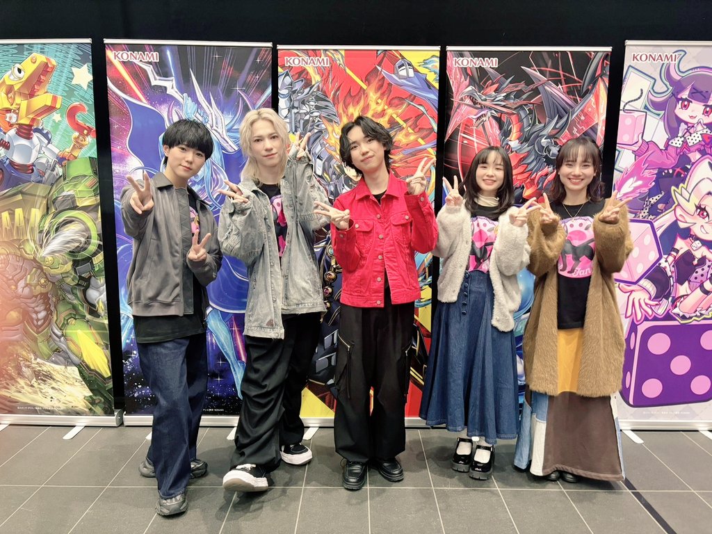 kamijo_0524's tweet image. #遊戯王ラッシュデュエルファンミーティング
ご来場、ご応募頂いた皆様ありがとうございました！
皆様の前での初デュエル、たんのしいいい
まだやりたかったことが多すぎる🔥
今回倍以上の応募があったとか。5周年、皆様の愛を全身に浴びとても幸せです。
またお会いしましょう🥰
シャツ可愛い🐾