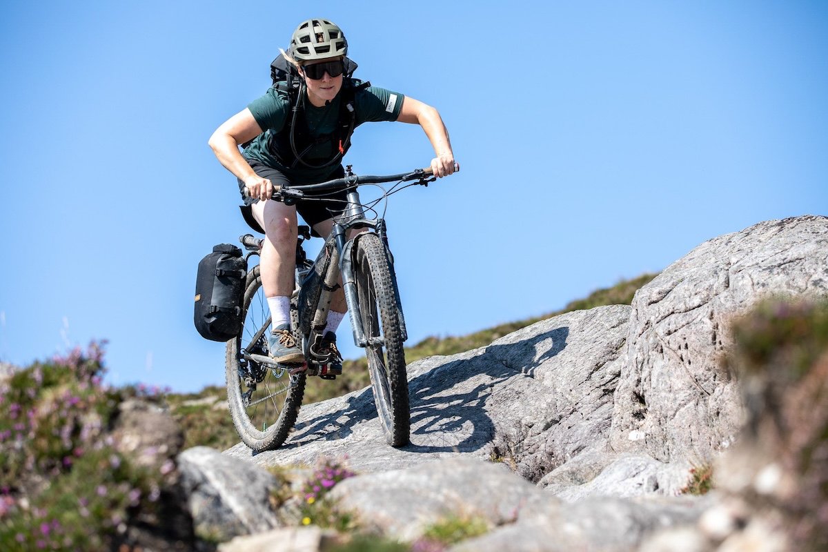 coolsten's tweet photo. Restrap Switch Rack: Award-gekrönter Bikepacking-Gepäckträger

Restraps Switch Rack, aus Aluminium (395 g), montiert sich per Steckachse, trägt 30 kg und erhielt den Design &amp; Innovation Award 2026
#gepäckträger #restrap #switchrack #outdoor #bikes

Link: https://t.co/MFCowdDEsT https://t.co/3rtLFB1kN2