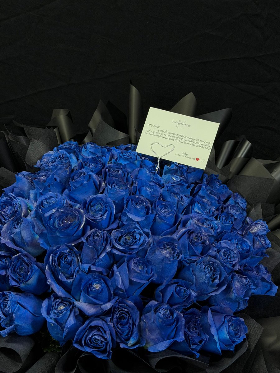 ข้อความที่ช่อดอกไม้จากมามี๊และครอบครัว🥹

" To my canny
ขอบคุณที่เป็นความสุขให้มามี๊และครอบครัวเสมอมา หนูเก่งมากๆทำงานเหนื่อยมาทั้งปีเลยยินดีกับทุกความสำเร็จและขอให้สนุกกับแฟนคอนครั้งที่ให้เต็มที่แล้วจะได้ไปเที่ยวกัน"