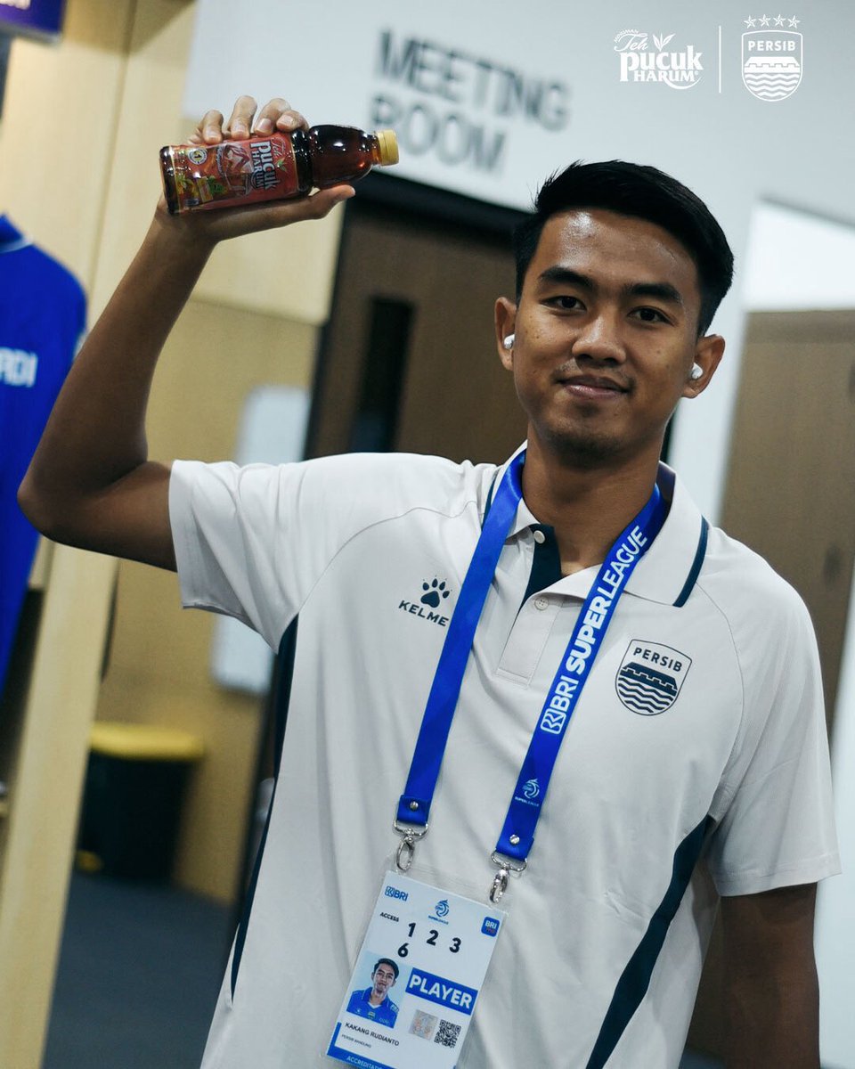 Tiba di GBLA untuk kembali ke puncak! 🔝🔥

#PERSIBDAY #WeArePERSIB