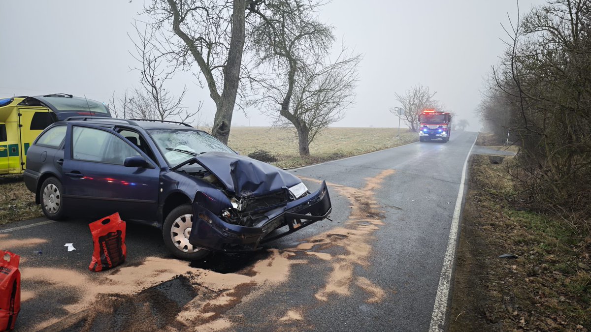 U dvou havárií osobních automobilů na ledovce jsme spolu s hasiči zasahovali u Černolic a Jíloviště. Z místa události jsme transportovali tři lehce zraněné osoby do příbramské nemocnice.