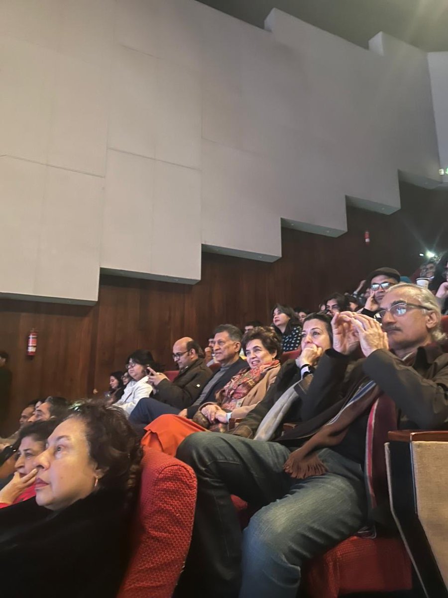 ThinkFestPK's tweet image. Our hall 1 panelists, featuring @mohammedhanif and Dur E Amna!