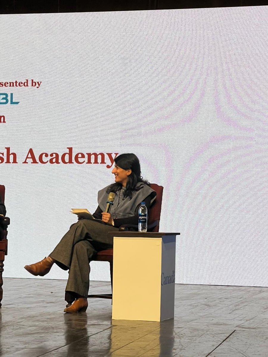 ThinkFestPK's tweet image. Our hall 1 panelists, featuring @mohammedhanif and Dur E Amna!