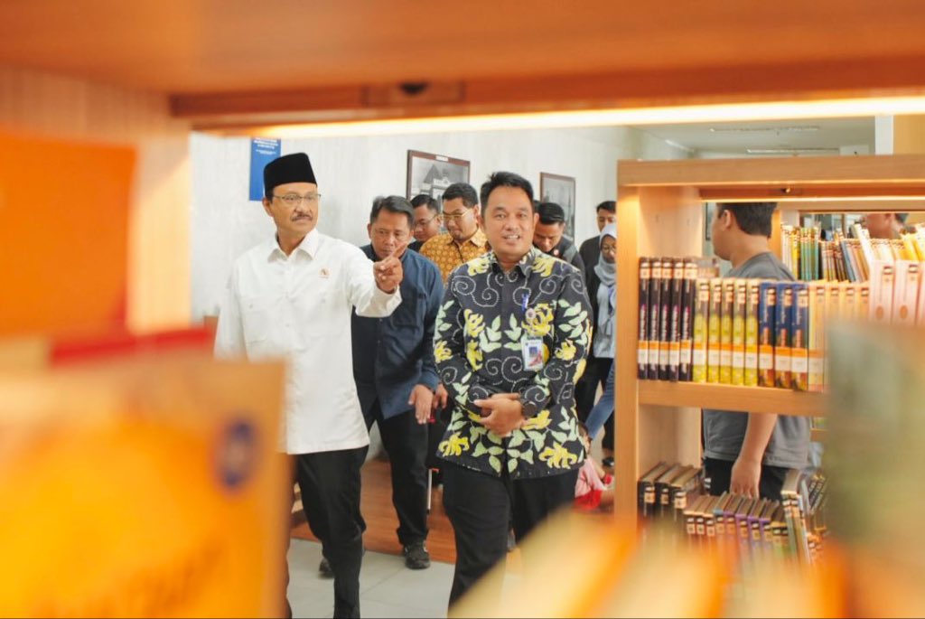 KemensosRI's tweet photo. Menteri Sosial Saifullah Yusuf (Gus Ipul )menghadiri acara Hari Ulang Tahun ke-60 Persatuan Tuna Netra Indonesia (Pertuni) di Taman Ismail Marzuki, Jakarta, Minggu (25/1). https://t.co/yChptGpB2c