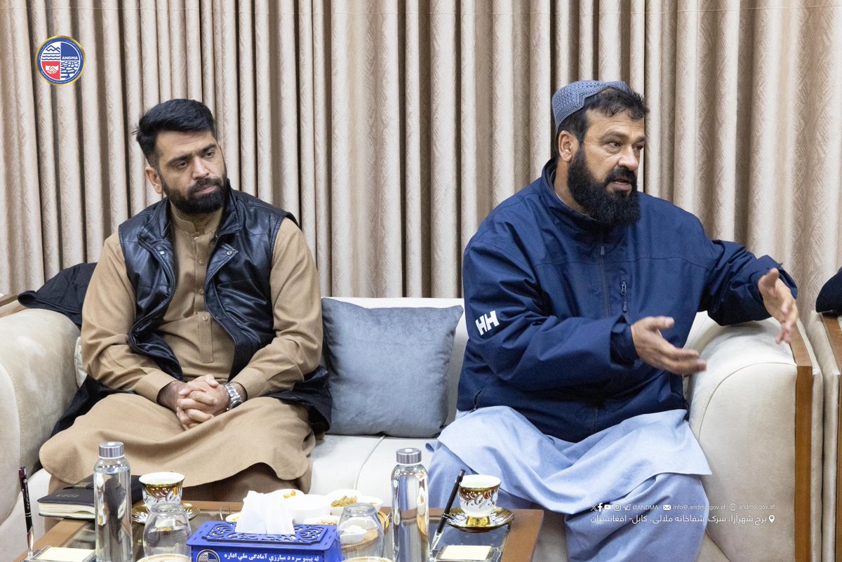 AfghanistanNDMA's tweet image. رئیس عمومی اداره ملی آمادگی مبارزه با حوادث با رئیس مؤسسه بین‌المللی NPA دیدار کرد

پیش از چاشت امروز یک‌شنبه، محترم الحاج ملا نورالدین ترابی، رئیس عمومی اداره ملی آمادگی مبارزه با حوادث، در دفتر کارش با آقای رسل، رئیس مؤسسه بین‌المللی  #NPA در افغانستان، قاسم هاشمی و آقای دروین