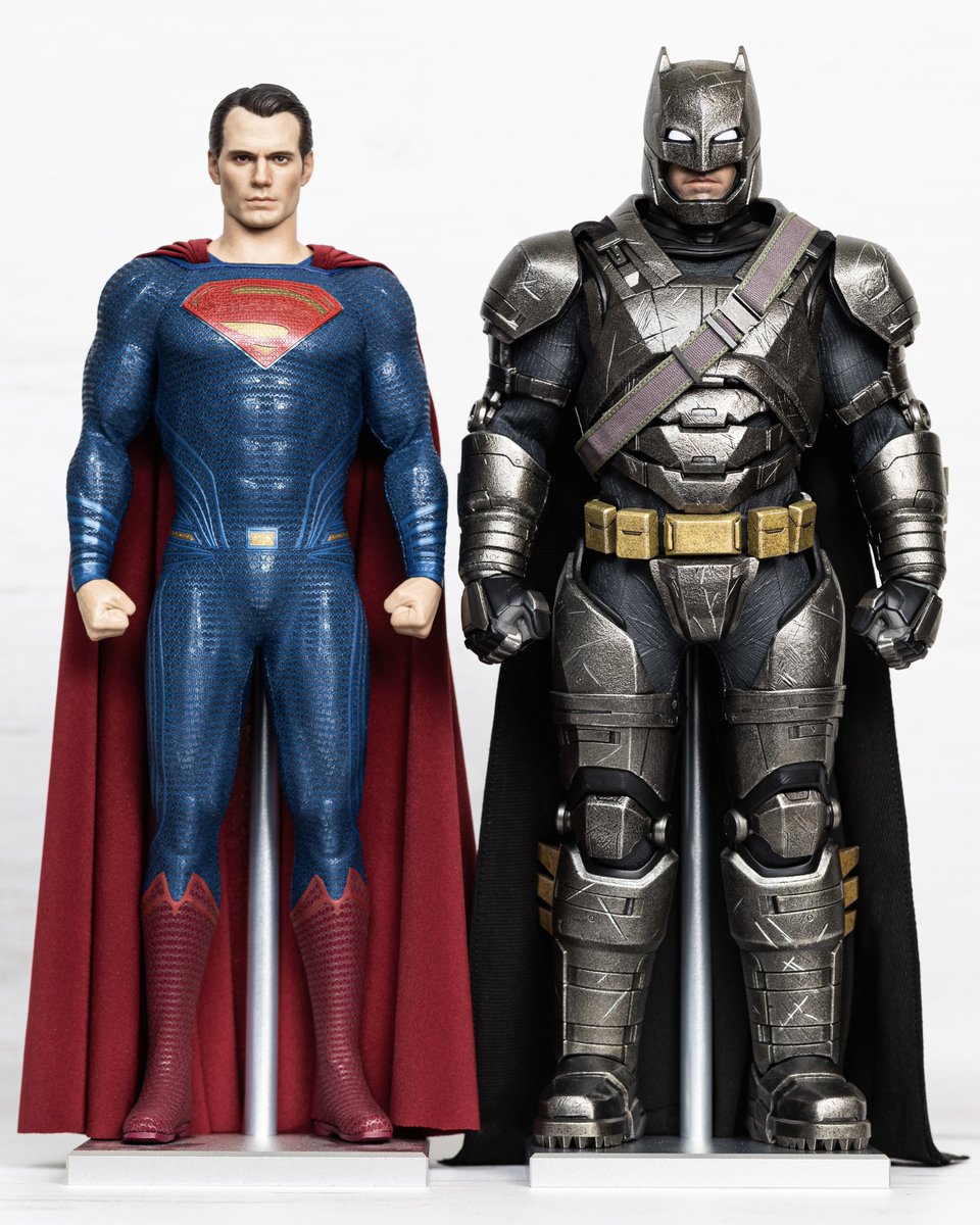 sa_2489's tweet photo. ホットトイズ アーマードバットマン 2.0
InArtのスーパーマンと並べて。凄まじい満足感。まさかBvSの2人のここまでのクオリティで揃えられる日が来るとは夢にも思いませんでした。それにしてもアーマードバッツがカッコ良過ぎるぜ本当に最高の気分ですわ… https://t.co/F29OQ5dWHL