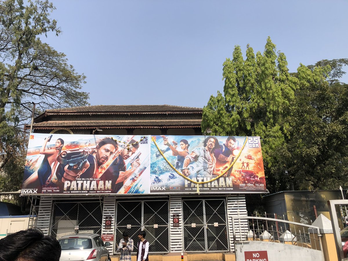 tkkfcpune's tweet photo. I didn’t watch a comeback.
I witnessed a reminder.

“Pathaan Zinda Hai.”

@iamsrk 👑 @justSidAnand @yrf @pooja_dadlani 

#Pathaan #3YearsOfPathaan #King #tkkfc #ShahRukhKhan𓀠 https://t.co/2a3ZJ5EsMV