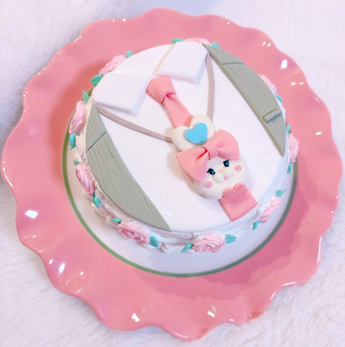 panpanflypan16's tweet photo. やっと完成したので駆け込みだけど心からお祝いさせてください〜😭❣️❣️
左京さん32歳おめでとうございます🎉㊗️🎂
これからも左京さんとうさぶーちゃんを激推ししております❣️

#五木さんじゅうにさい 
#五木に報連相  #五木社内報 https://t.co/vcIvIb7qlp