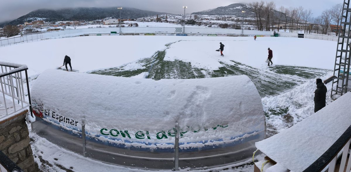 NACHOMV's tweet photo. @ruben7763 @CDInterVA @cfbriviesca Antes y después... esta semana, en El Espinar ,..no es rajar por rajar, es querer o no querer jugar... https://t.co/CXpL2LO3TT