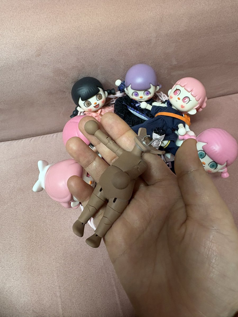 갈색얼굴 빨리 도착했음좋겟당