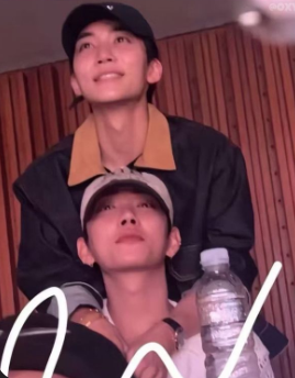 cheolhanglazer's tweet photo. THEY'RE HILARIOUS 😭😭 https://t.co/VzuSlPnpbv