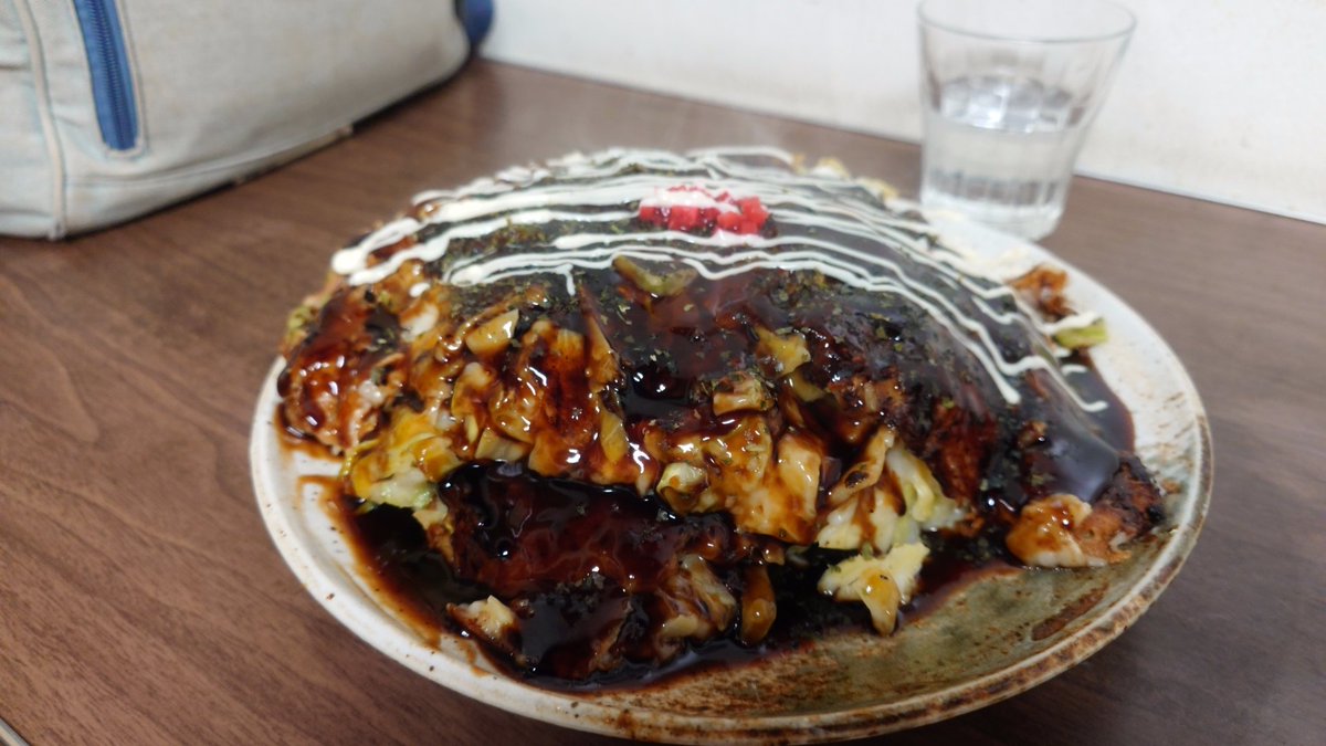 めっちゃ大盛りのお好み焼き୧⍢⃝