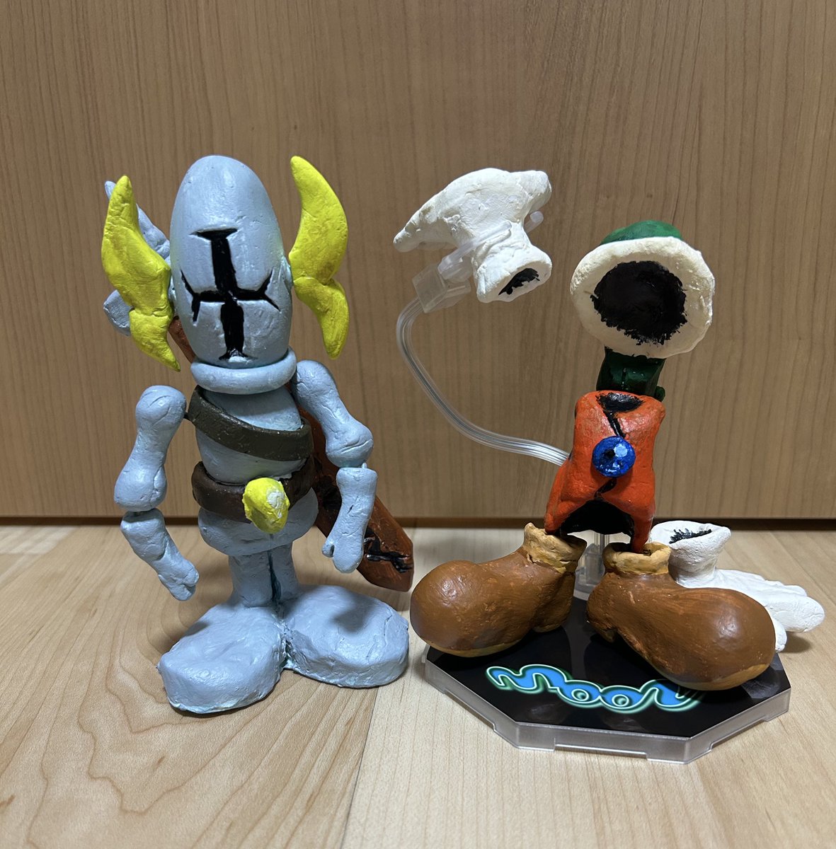 Rainysmell10's tweet image. 勇者も作ってみました！
ついでに主人公の台座も…

#moon 
#Onionアート