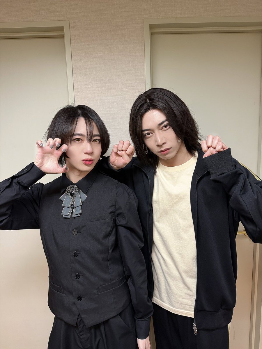 some_toshi's tweet image. 舞台「UNREAL -不条理雑貨店-」
9日目✨
ご来場下さったみなさん、配信でご視聴下さったみなさん、誠にありがとうございました😊

いよいよ残り１公演となりました！！
最後まで駆け抜けます🐈‍⬛

#アンリアル 
#UNREAL