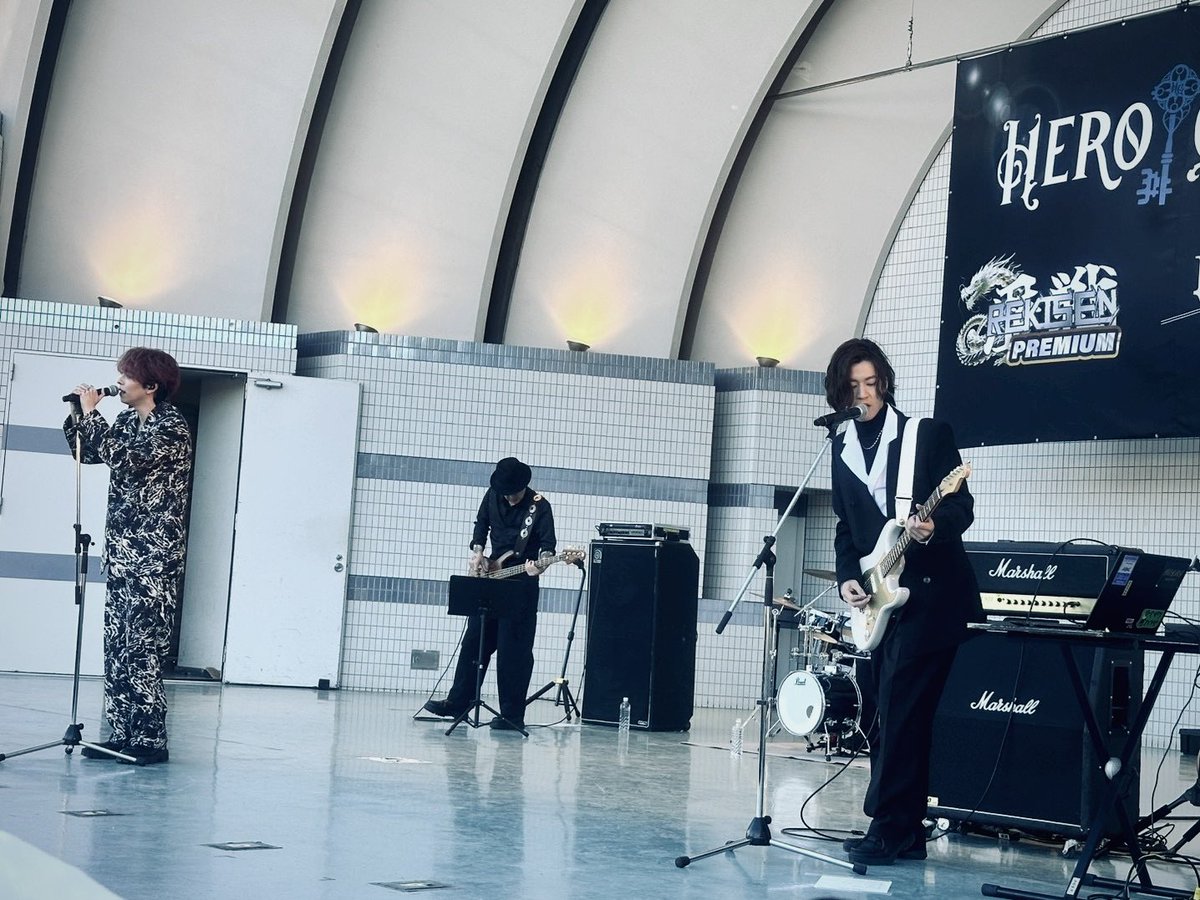 Embers_STAFF's tweet image. 1/25(日) #HEROGATE 
@代々木公園野外ステージ

SET LIST
1. RED DOG
2. OK
3. Want You Back
4. Untitled Hero
__________________

🔥3曲連続配信リリース決定
2/2(月)0:00 3rd Single『RED DOG』
2/16(月)0:00 4th Single 『Untitled Hero』
3/2(月) 0:00 5th Single 『？？？』…