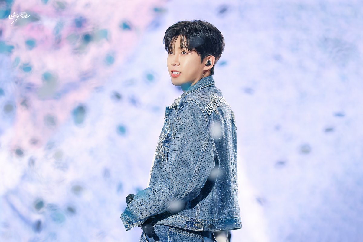 dnjfdkwhdns2's tweet photo. 260116 임영웅 IM HERO TOUR 2025 
#임영웅 https://t.co/AuAnDWHoiC