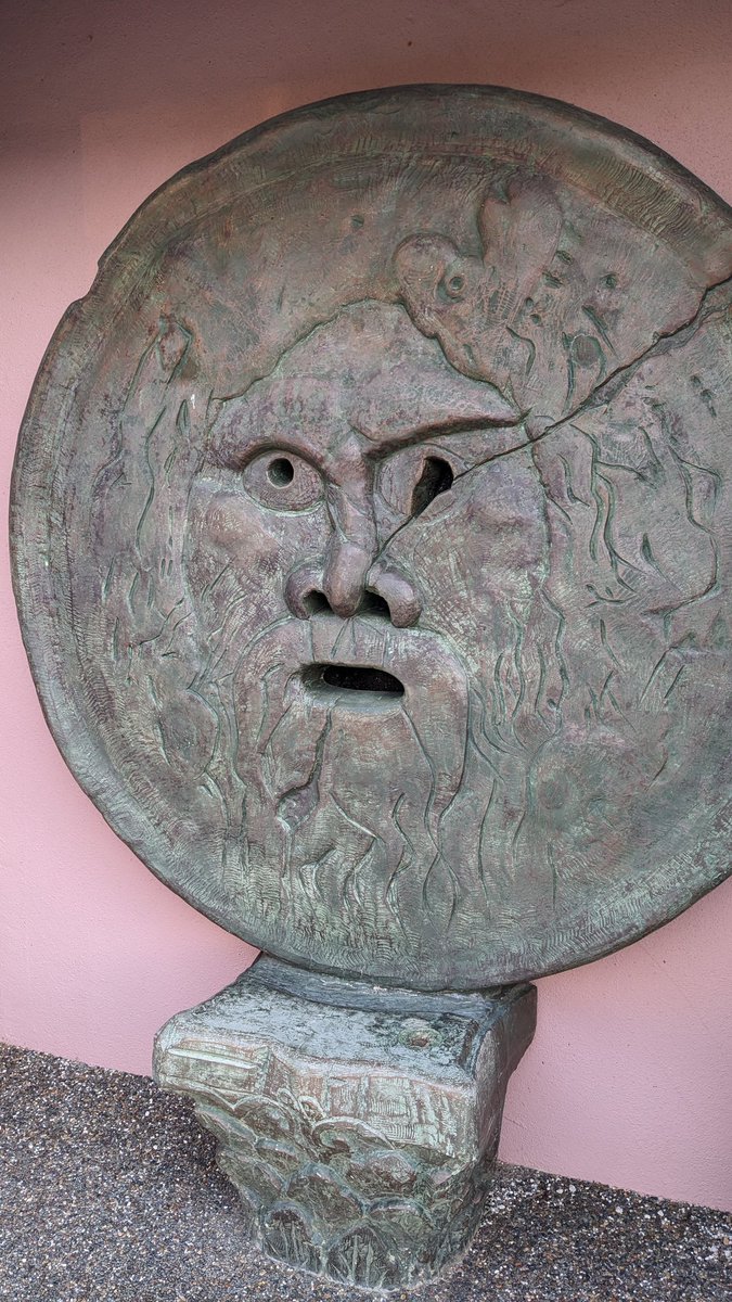 ケーキとかいっぱい貰いました。
ぜんぶ美味しかった🫶