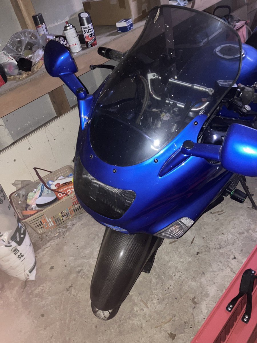 4mini_hikati's tweet image. ZX11売ります。25万。
代理出品。
初年度登録平成9年9月。車検切れてます。
兵庫県養父市にあります。引き取り限定。
現状渡し。バッテリー上がってます。
#ZX11
#ZZR1100
#カワサキ
#Kawasaki
#バイク売ります