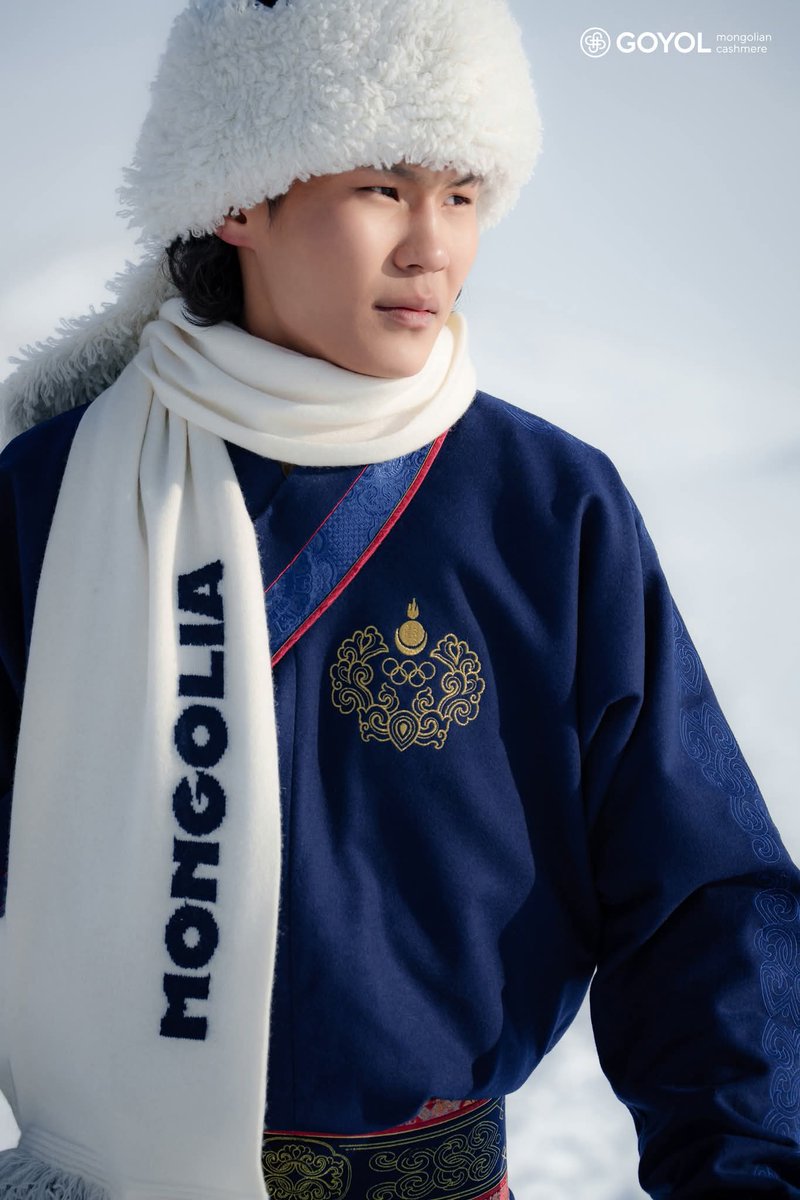 E anche quest'anno le uniformi olimpiche della Mongolia sono spaziali