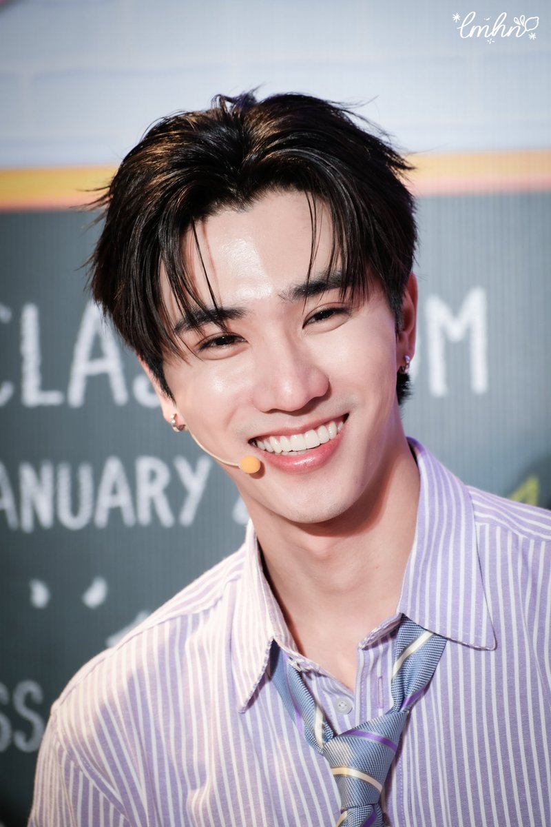 เจอรอยยิ้มแบบนี้เข้าไปคือละลาย 😀😀

PERTHSANTA BABYMATTE CUSHION
#MaybellinexPerthSanta
✦ #PerthTanapon ⸝⸝ #KDPPE ⋆ ࣪.