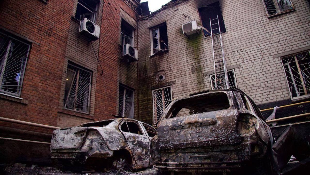 ABrokenBattery's tweet image. Severe #MECFS can often feel like your body is a war zone. I can’t imagine living with it and being in a war zone aswell - with bombs falling outside your home. I’ve just donated to help Daryna escape from Ukraine to Germany.