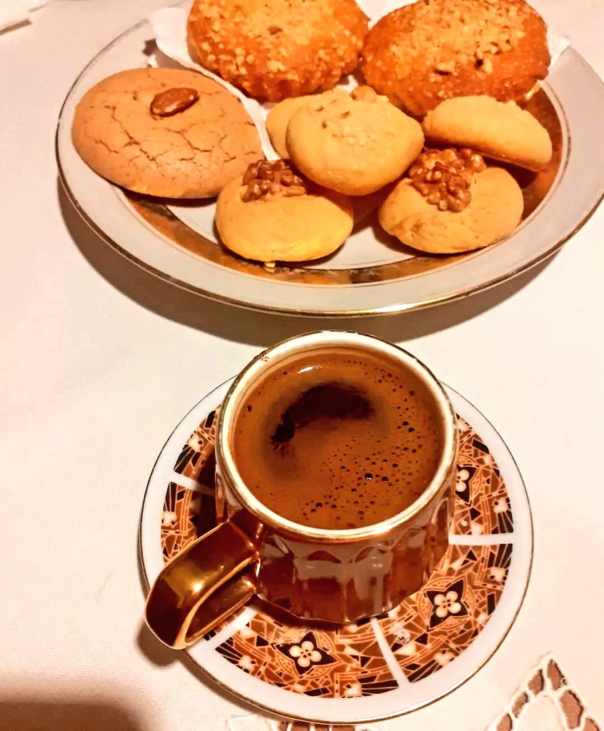 glmen_'s tweet image. Hiç birinize güvenmiyorum.İyi niyetli  olanınız bile kötü.TURGUT UYAR  🤣 Şaka gibi ama, üstad öyle diyorsa.! Neyse hepimize sağlık,huzur,keyif mutluluk Doğanın mutosyona uğraması biz insanlardan değil,Başka bir evrim.Kanatlilar, güvercinler çoktandır iticiler.EVCİLMİSİNİZ ?Yok🤔