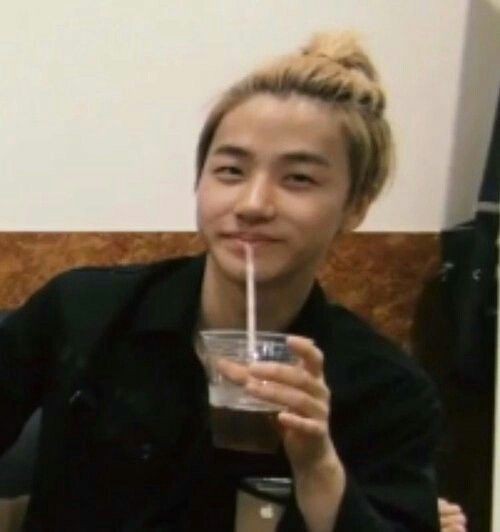 Reaksi iKONIC yg liat perdebatan di qrt