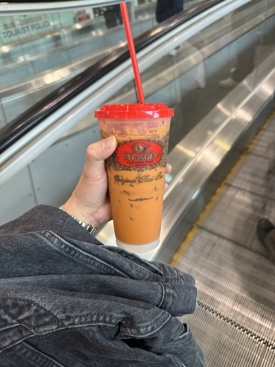 snoopy___inu's tweet image. CHAGEEも美味しいけど、個人的にはChaTraMueのタイティーを飲んだときの衝撃が忘れられない。コイツと離れがたくて出国前に悪あがき吸飲したくらい好き。