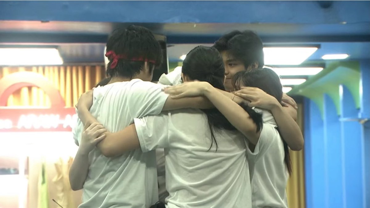 striving feathers lost the first ligtask because their strength was teamwork which they were able to utilize during the second and third. congrats on winning the immunity!!!

STRIVING FEATHERS FINALWIN
#PBBCollab20SixthNomi