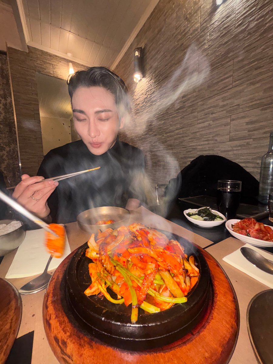 woobagel's tweet image. คือสิแซบน้อ