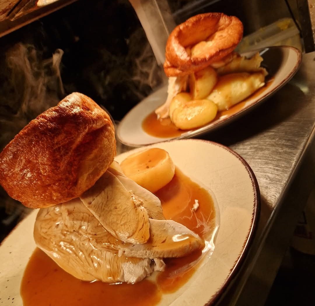 What's on today....
👉 Sunday lunches with all the trimmings being served 12-6pm 
👉 A selection of main menu items also available 
👉 Reserve your table by calling us on 0114 2864733