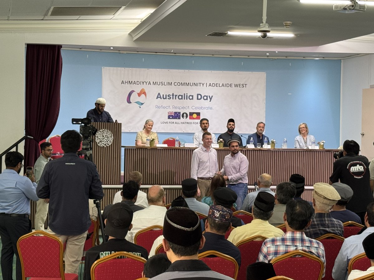 Mahmood Mosque tweet media