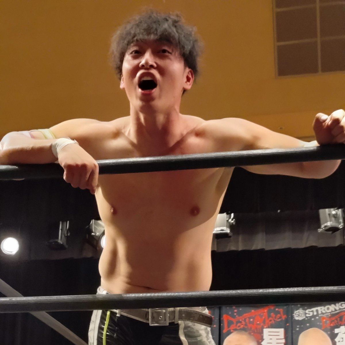 1月25日 #大日本プロレス 名古屋大会
青木選手から餞別代わりのタップアウトを取った吉田選手😄
このあと頭突きで額を割るほど激しい試合でした😲
#bjw