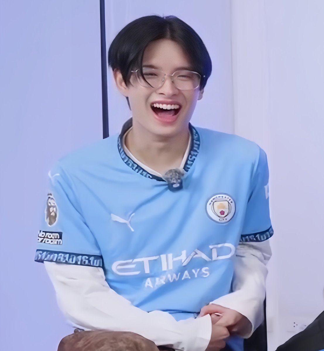 yayjibiie's tweet image. ขุนพลเสื้อฟ้าใส่แว่นยิ้มหวาน โคตรสดใส น่ารักกกก T^T
#KHUNPOL